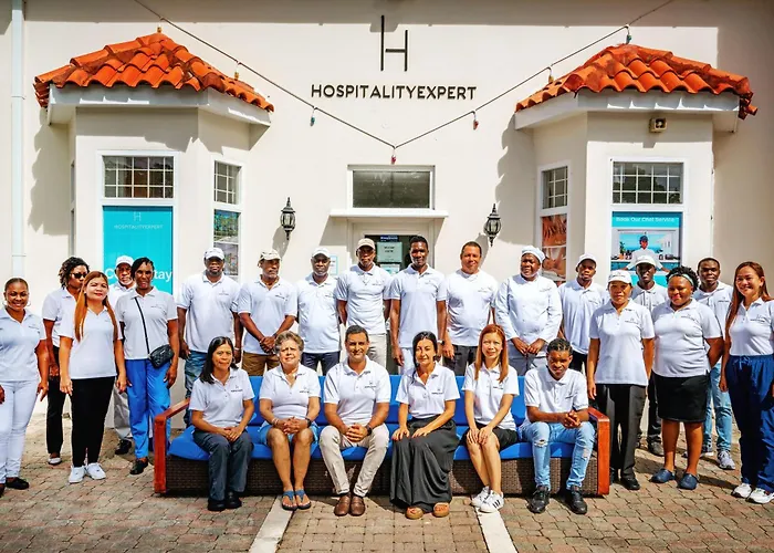Hospitality Expert Bts 8 Pool Bar Inn