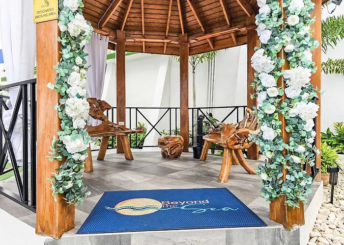 Inn Hospitality Expert Bts 8 Pool Bar Montego Bay